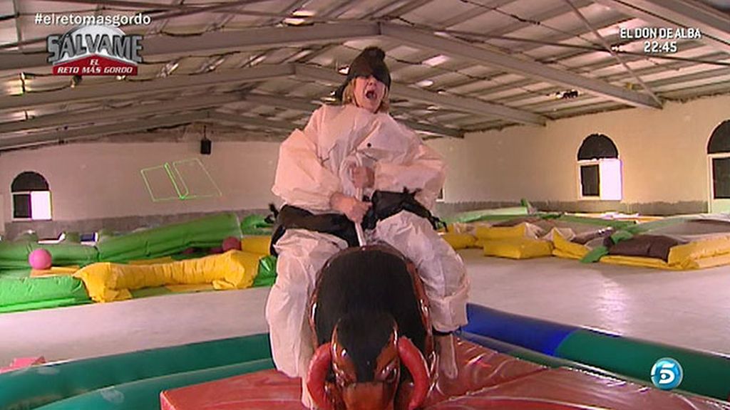 Carmen Bazán y Melu disfrutan del agua (y de las peleas)