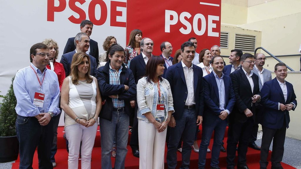 El PSOE diseña su estrategia de pactos