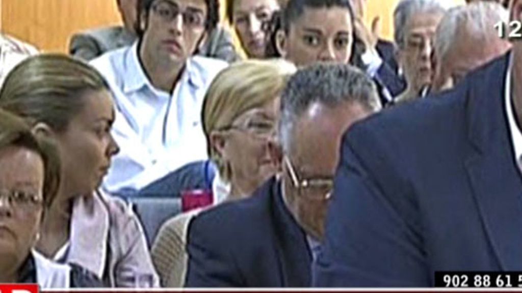 Campanario, cabizbaja durante la declaración de Carretero