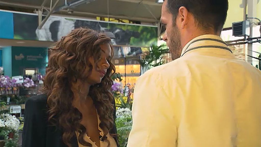 Liz se atreve a decirle a Leo que le quiere