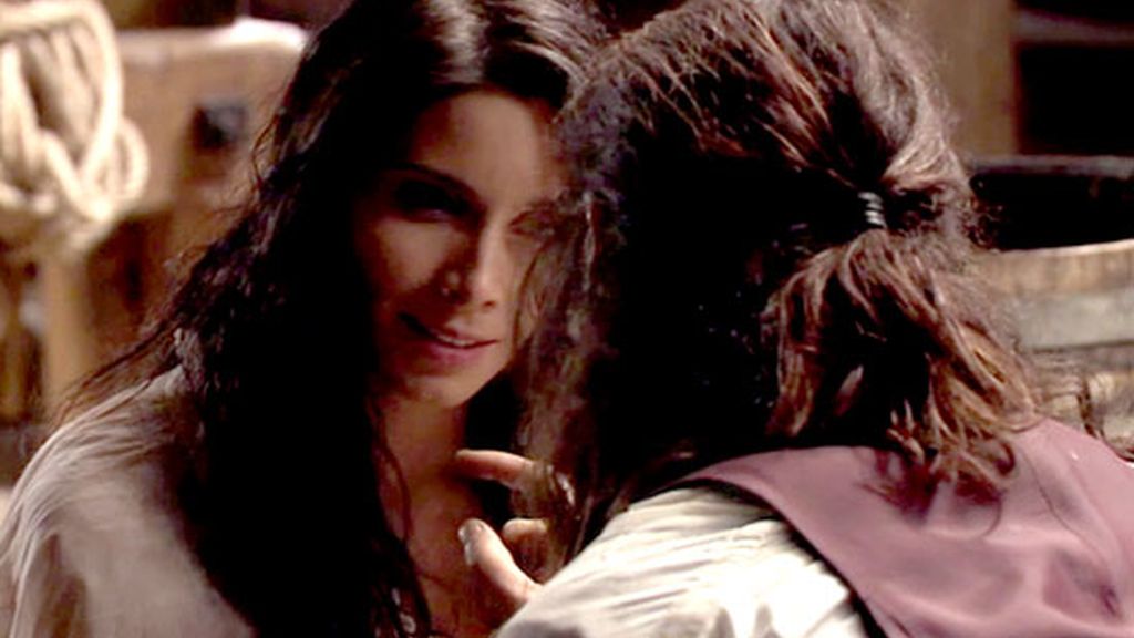 Carmen Bocanegra pierde la ropa