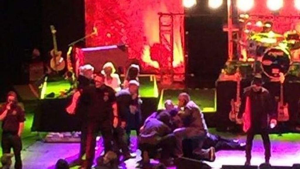 Meat Loaf se desploma en pleno concierto