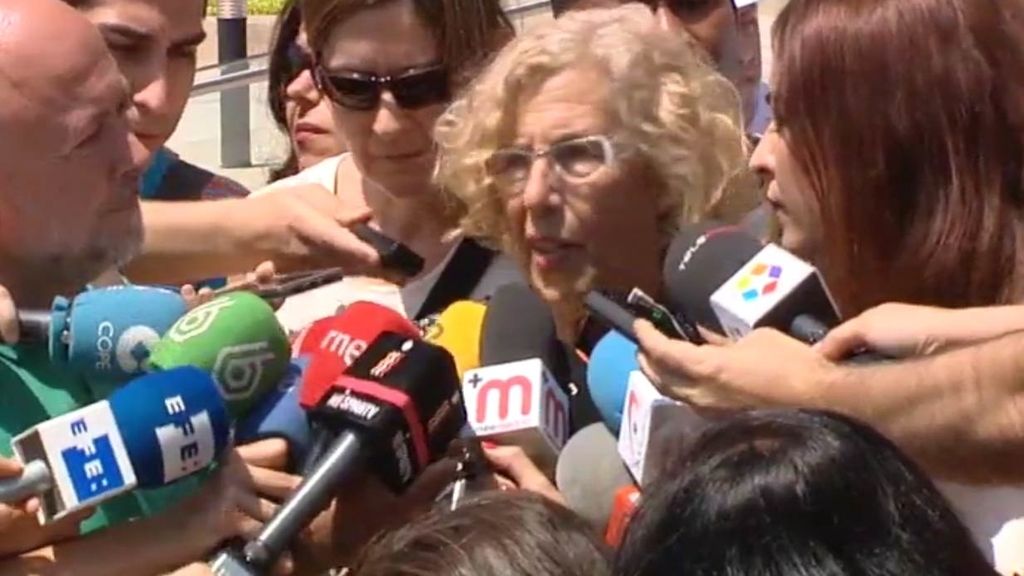 Manuela Carmena ve en Bankia "afán por escucharnos"