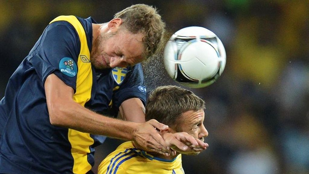 Shevchenco gana en su particular duelo con Ibrahimovic