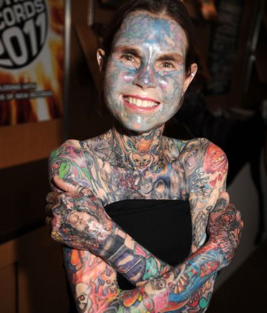 La mujer más tatuada