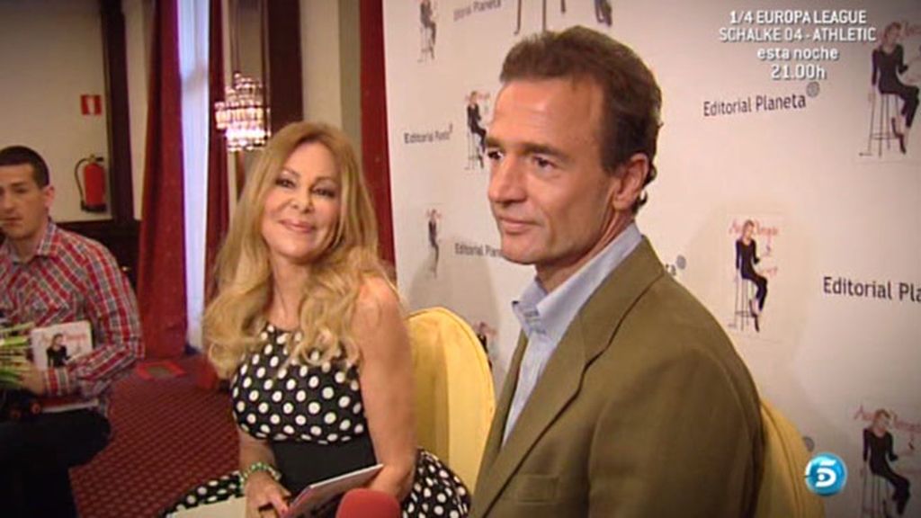 Lequio debutó como reportero de 'AR' en la presentación del libro de Ana Obregón