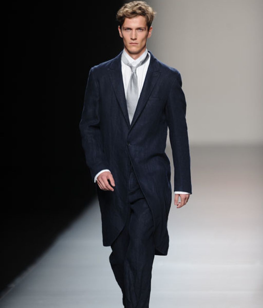 Vuelta a los 50 con Adolfo Domínguez