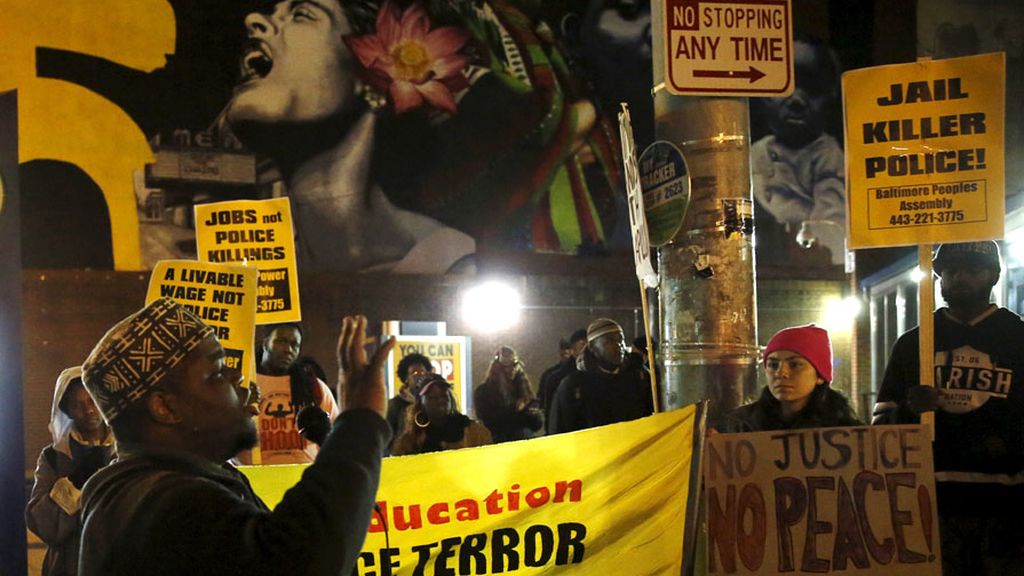 Protestas en Baltimore por la anulación del juicio que juzgaba la muerte de un joven negro