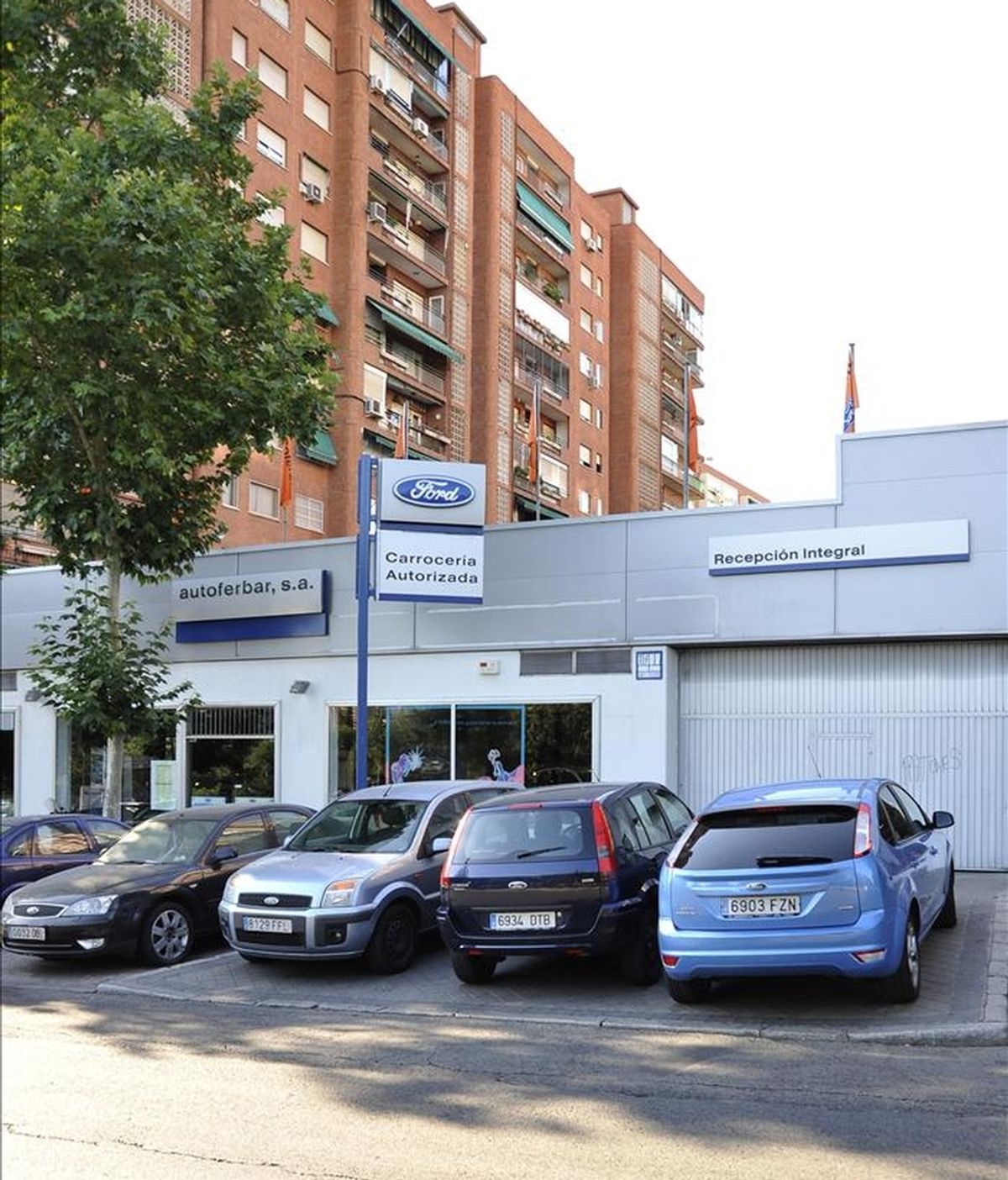 Vista de un concesionario de ventas de vehículos de la marca Ford en Madrid. EFE/Archivo