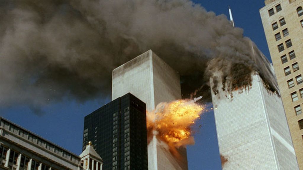 Segundo impacto y explosión