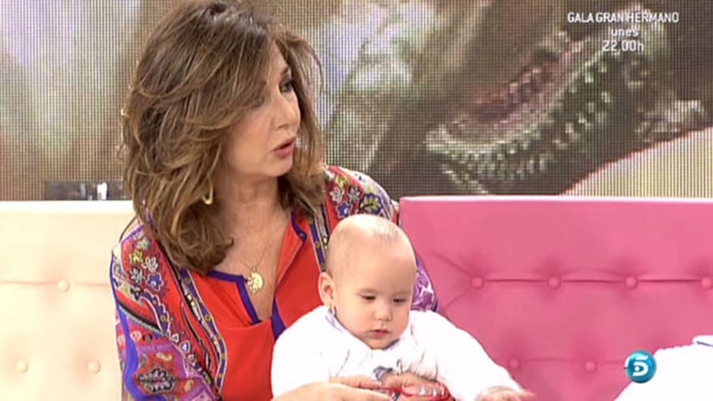 Nuria y Marta nacieron unidas por el abdomen y fueron separadas en Barcelona hace un mes