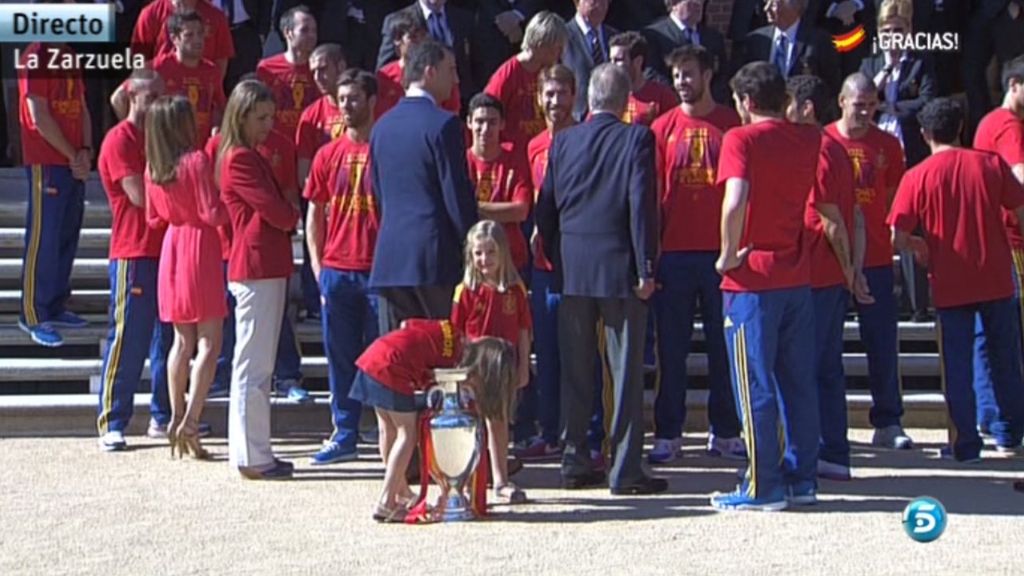 Las hijas de los Príncipes de Asturias disfrutan con La Roja