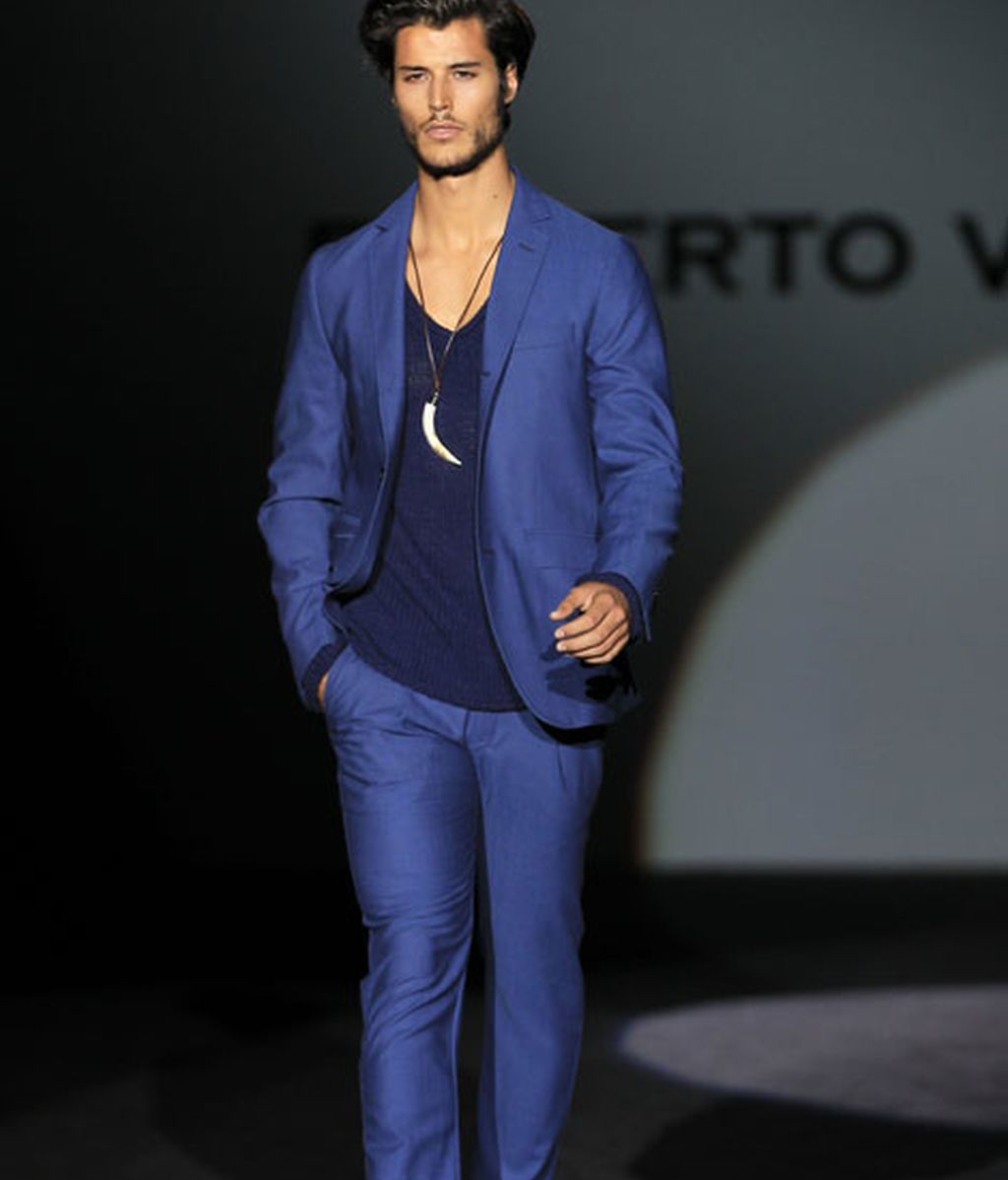 Kortajarena pone el broche a la sensualidad tribal de Roberto Verino
