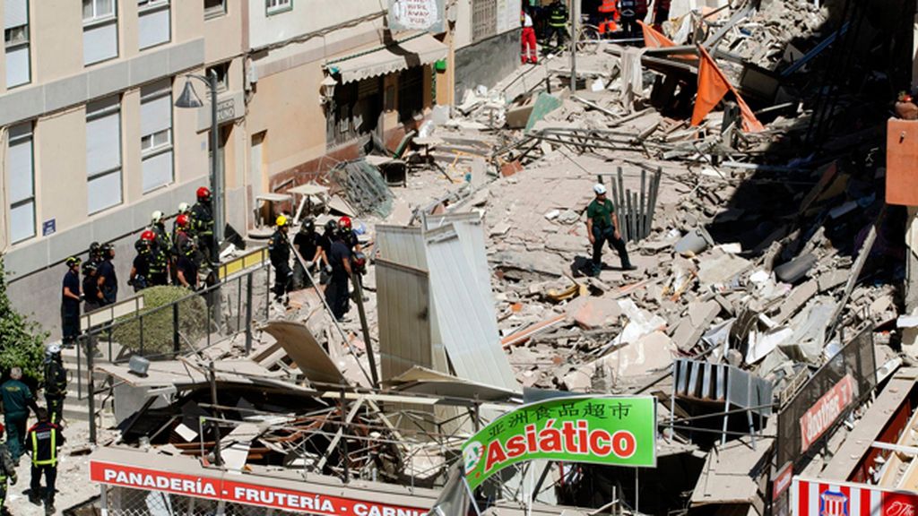 Momentos de pánico tras el derrumbe de un edificio en Tenerife