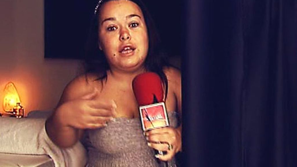 Chiqui se relaja con cosquillas