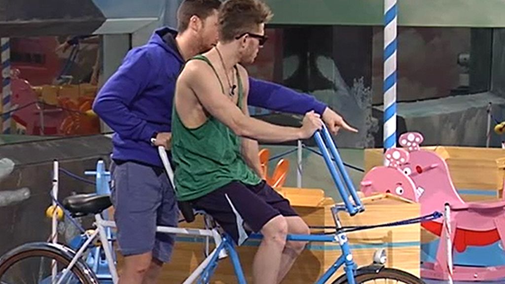 Cuentacuentos, un carrusel y un montón de globos