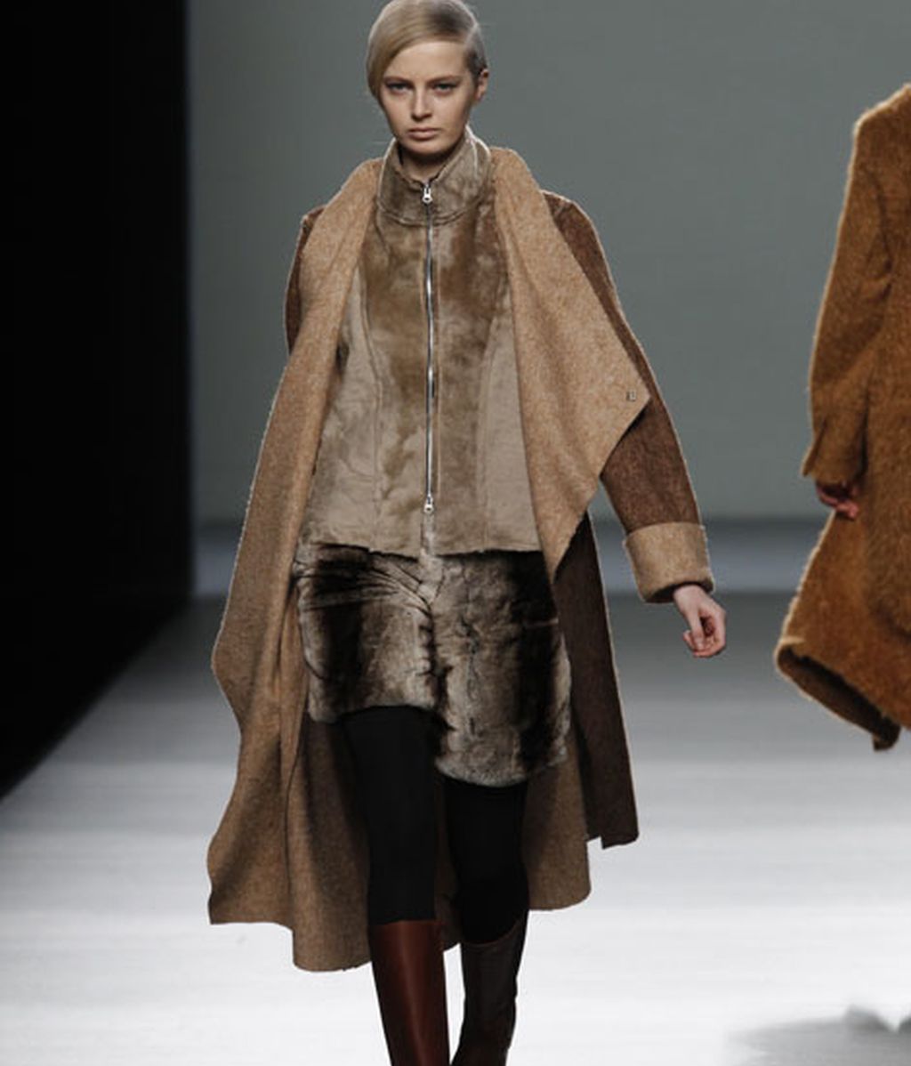 Grandes solapas, lanas, acento en patronajes y tallajes