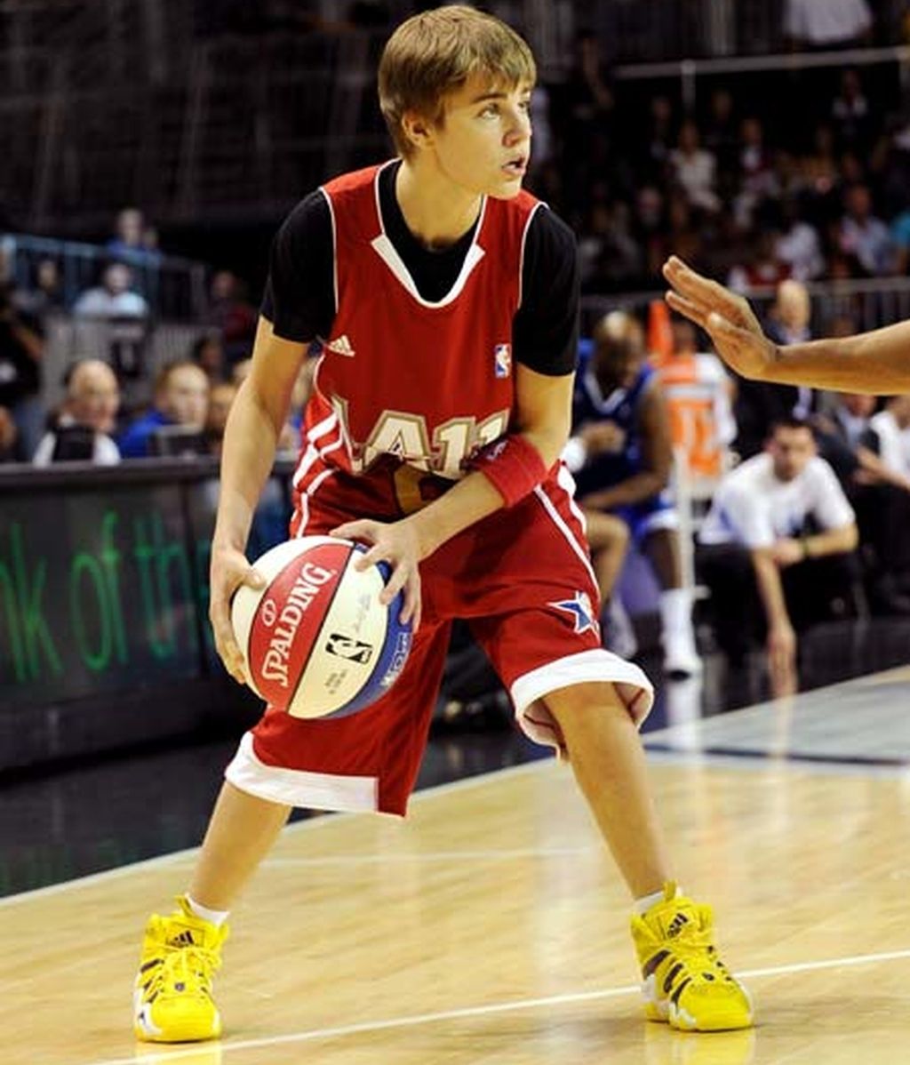 Justin Bieber disfrutó también en la pista en el partido de los famosos