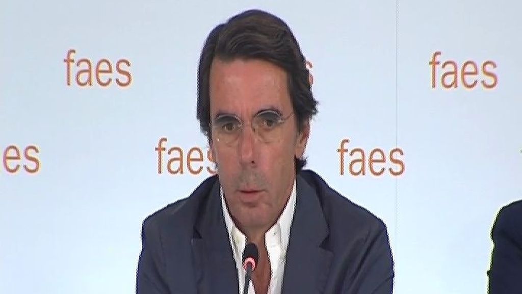 Aznar critica a Tspiras por haber convocado un referéndum "como elemento de extorsión"