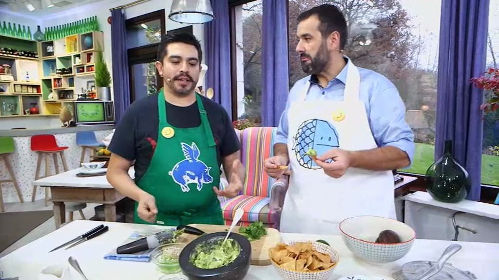 El chef mexicano Roberto Ruiz te enseña a hacer un guacamole estrella Michelín