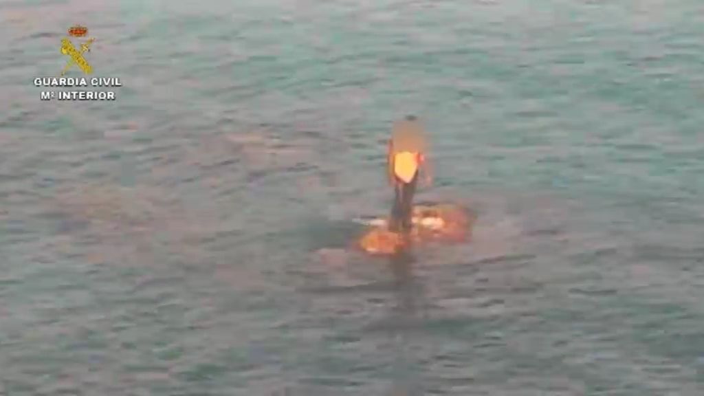Salvado un marfileño que pretendía entrar a nado en Ceuta