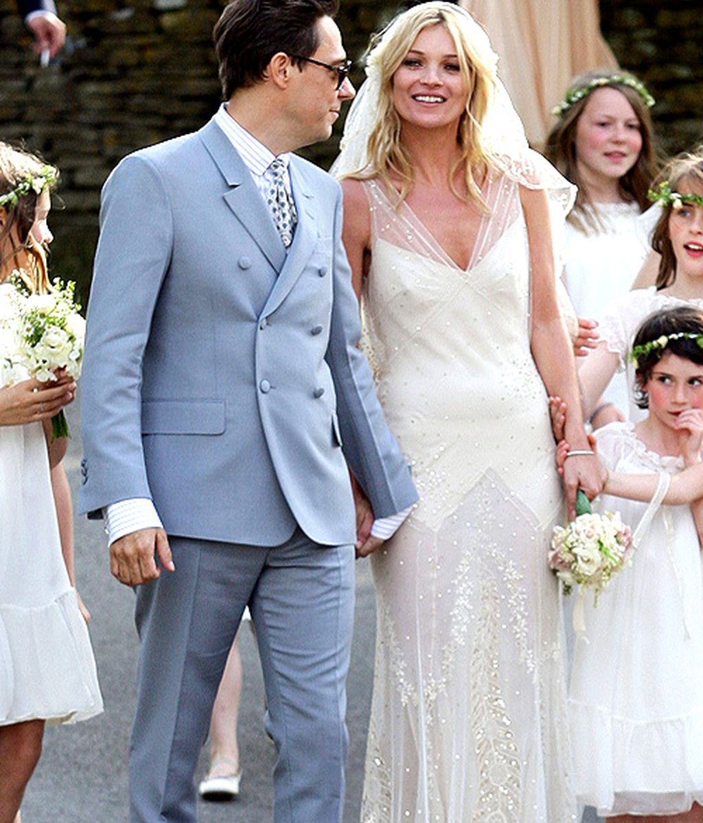 Kate Moss se casa con Jamie Hince con vestido de Galliano