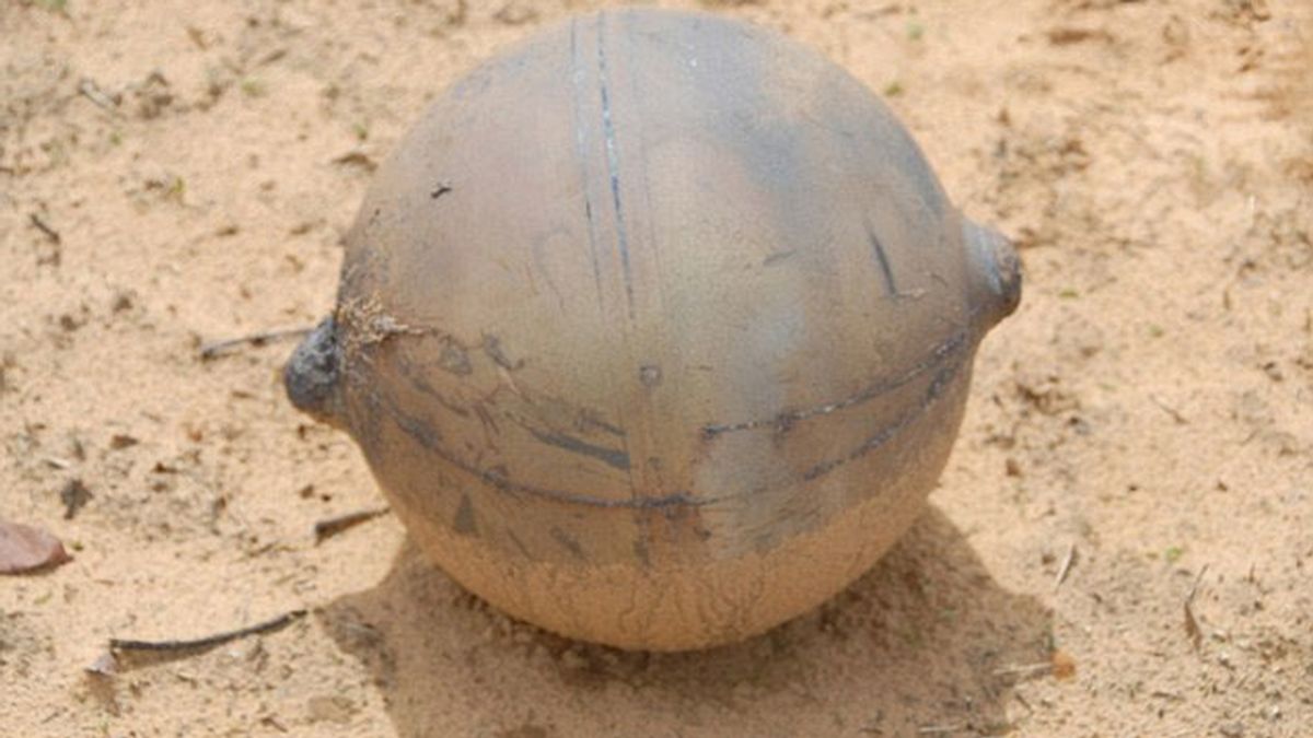 Cae una misteriosa esfera metálica en Namibia