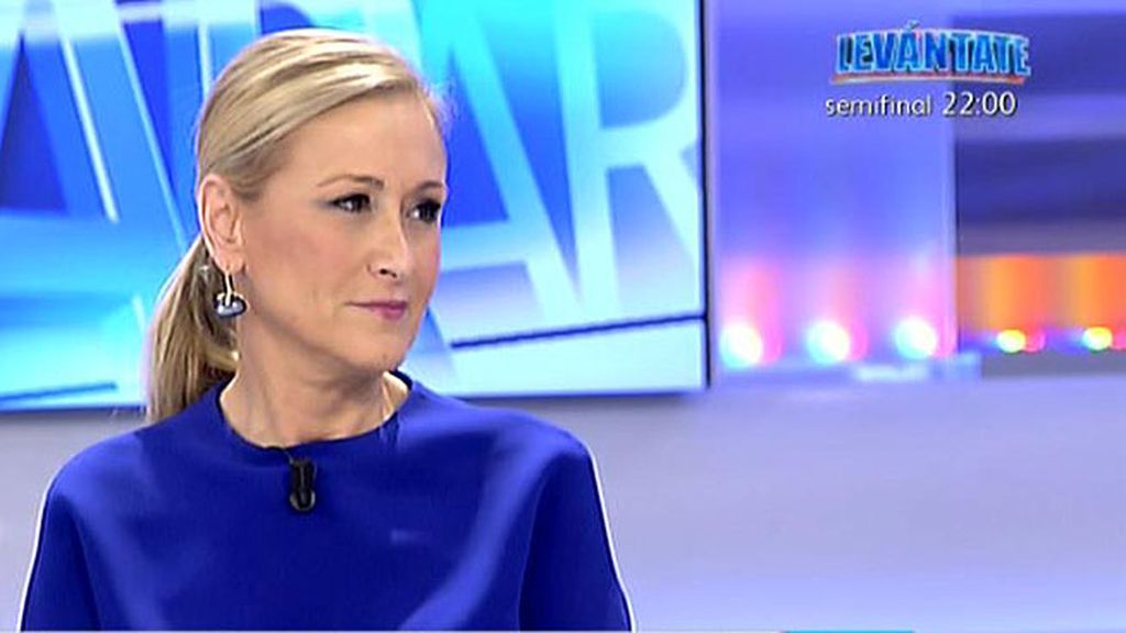 Cifuentes: "Me sorprende que el PSOE elija un candidato que se avergüence de hacer política"