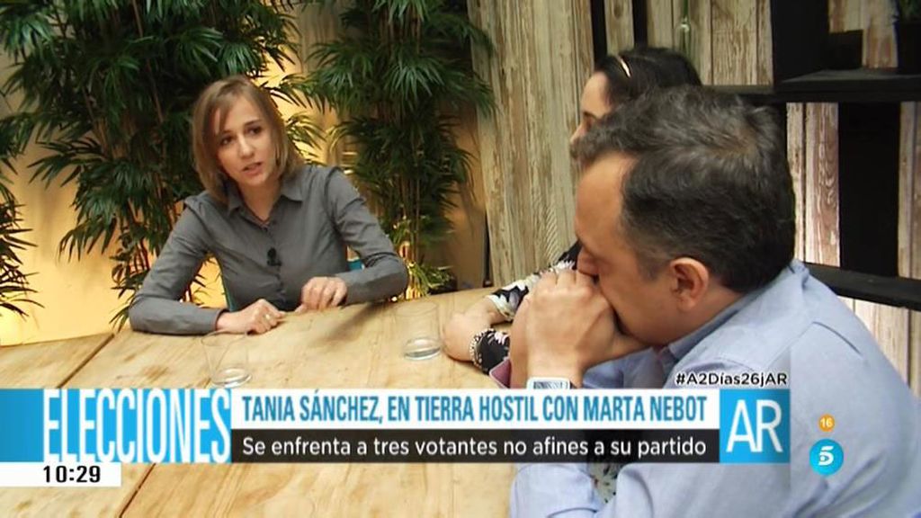 Tania Sánchez, en tierra hostil