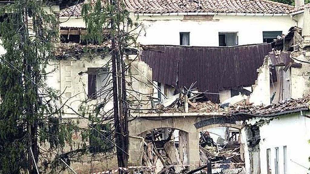 ETA atenta el 14 de mayo de 2008 contra la casa cuartel de la Guardia Civil en la localidad alavesa de Legutiano en el que perdió la vida el sargento Juan Manuel Piñuel y sufrieron heridas 27 personas.