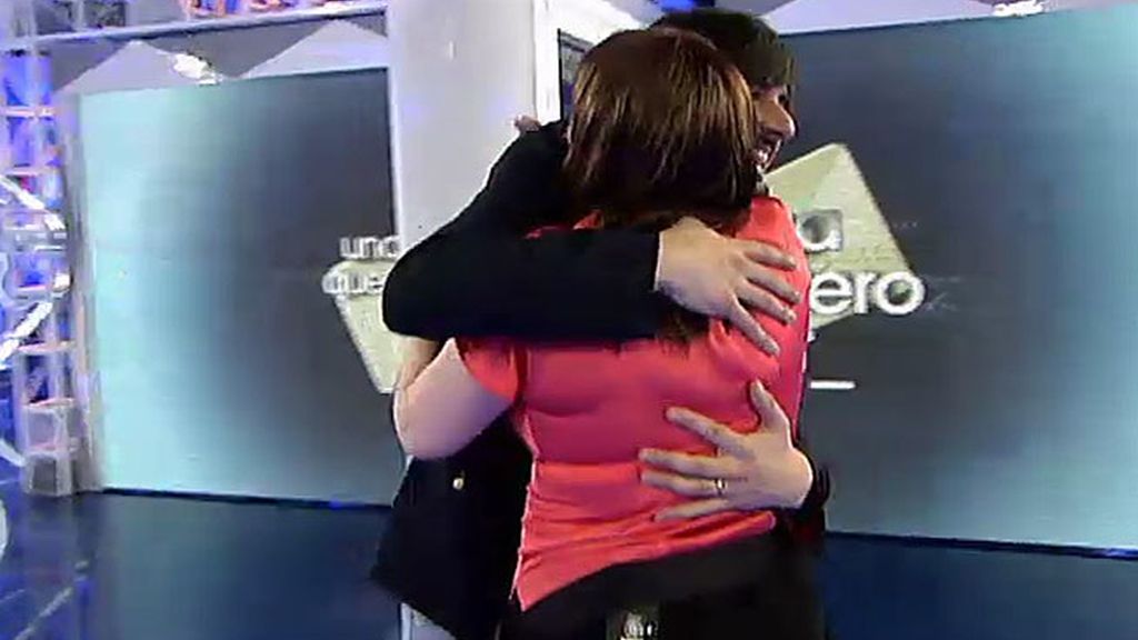 El cantante, conmovido con la historia de Marifé