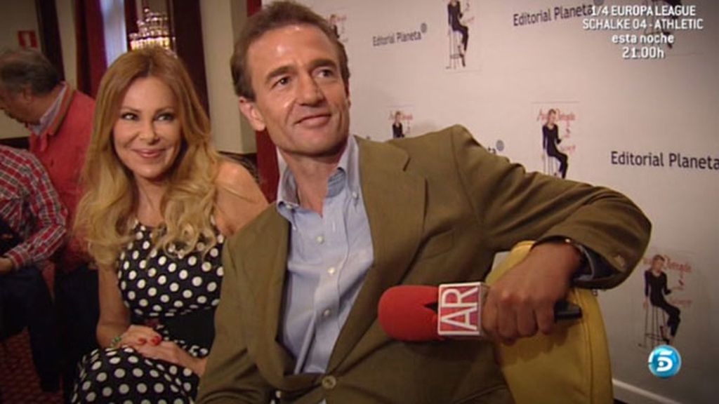 Lequio debutó como reportero de 'AR' en la presentación del libro de Ana Obregón