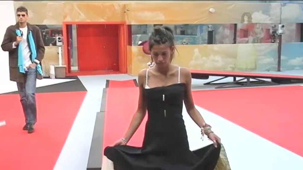 Álvaro, 'fashionista' del desfile, ler valora