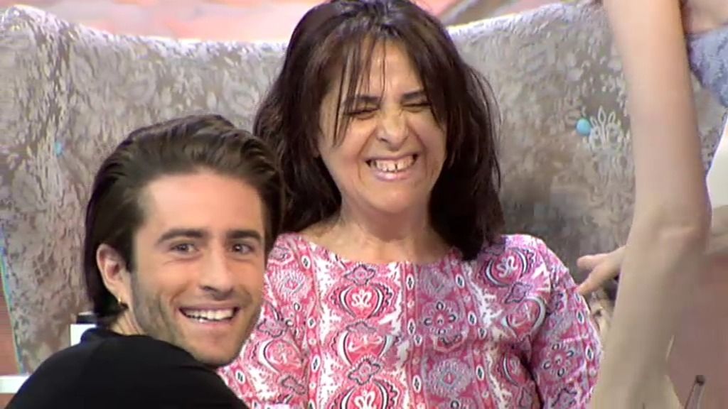 Paqui quiere que su marido le vea sexy pero se pone unos tacones y se le sube el gemelo