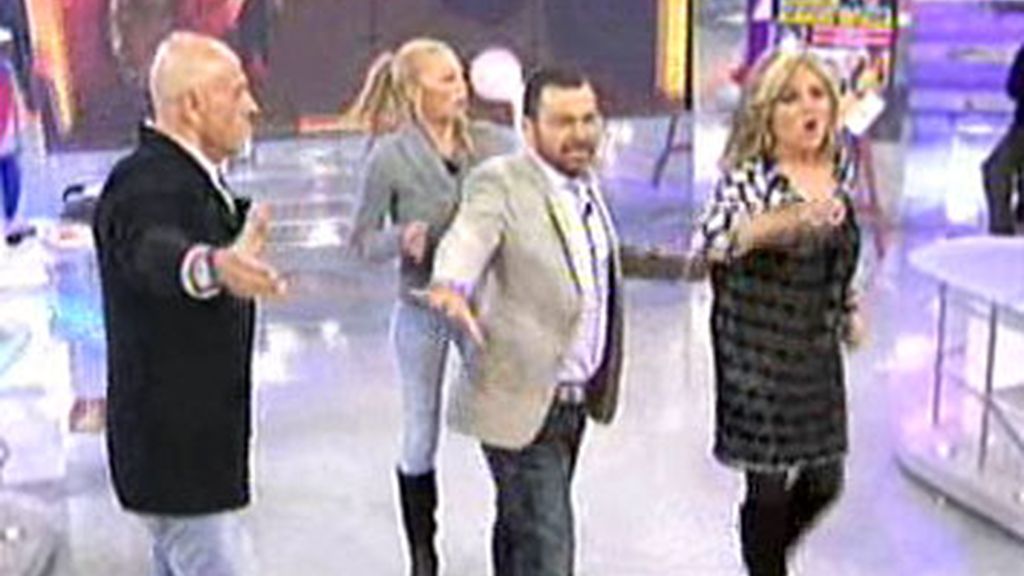 Los colaboradores se acusan mutuamente de mentir