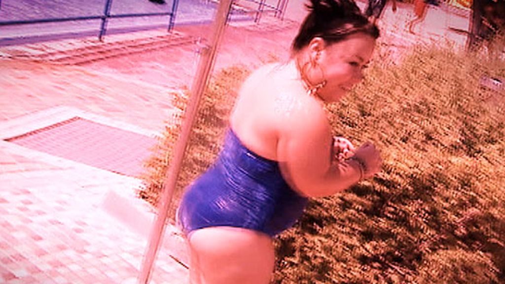 ¡Chiqui al agua!
