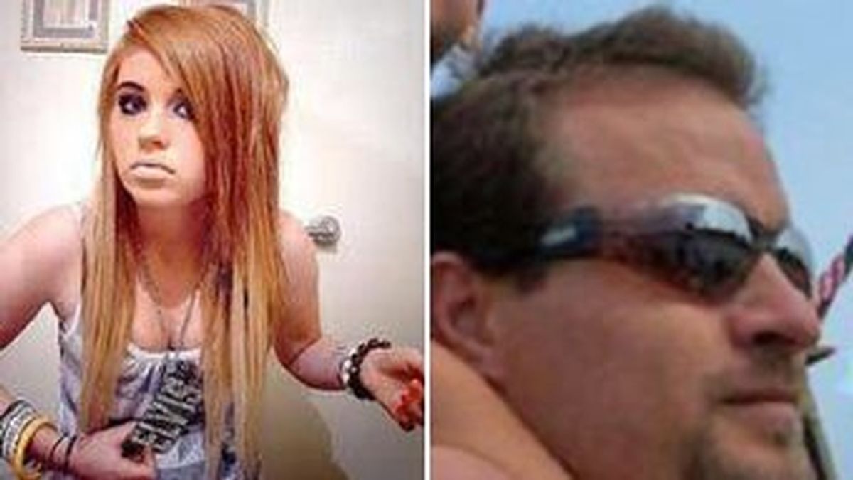 El perfil falso que se creó la esposa de David Voelker en Facebook (a la izq). A la derecha el marido que le contó sus planes para asesinarla. Foto SkyNews.