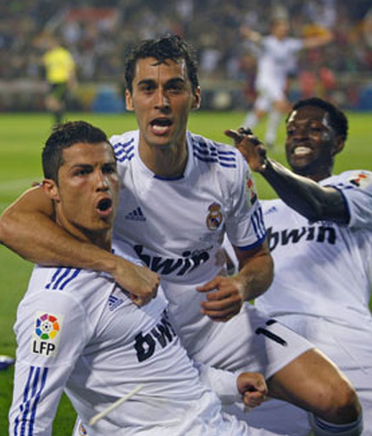 Los blancos celebran el gol de Cristiano Ronaldo. Foto: EFE.