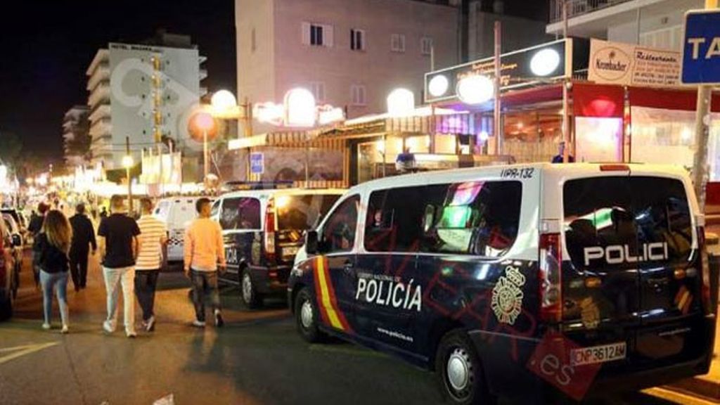 Prostitutas de la Playa de Palma: Sexo y champán gratis a policías y políticos
