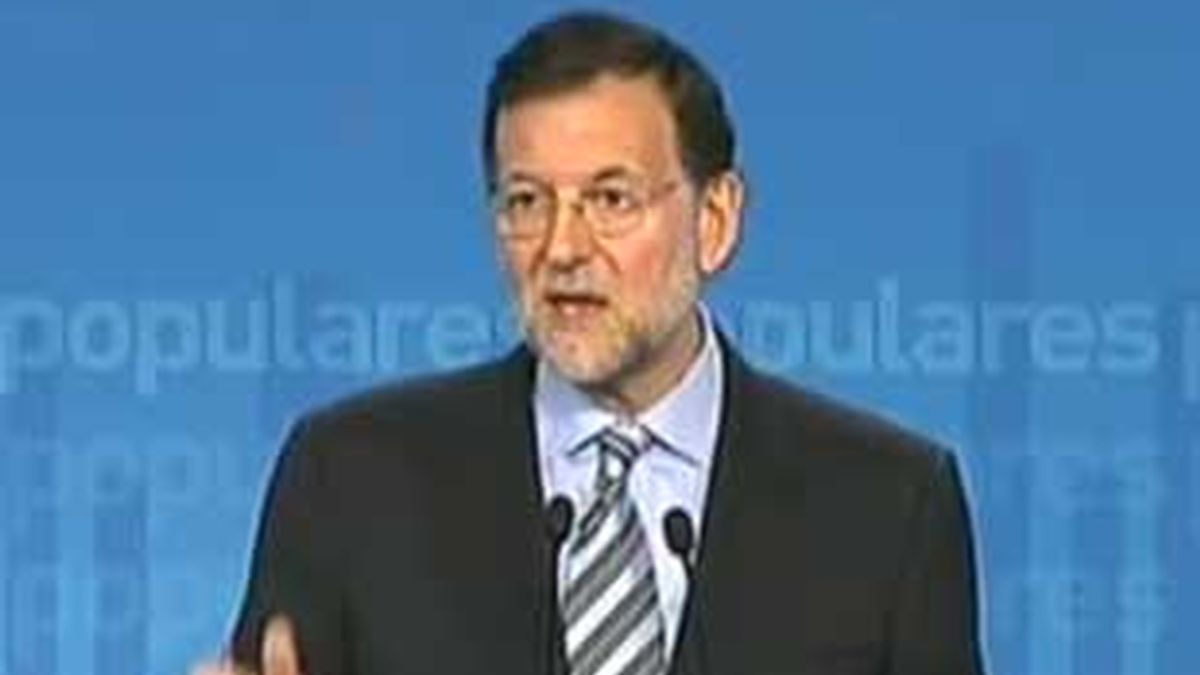 Rajoy asegura que "el cambio significa empleo y crecimiento económico". Vídeo: Informativos Telecinco