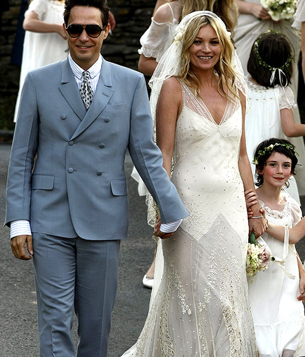 Kate Moss se casa con Jamie Hince con vestido de Galliano