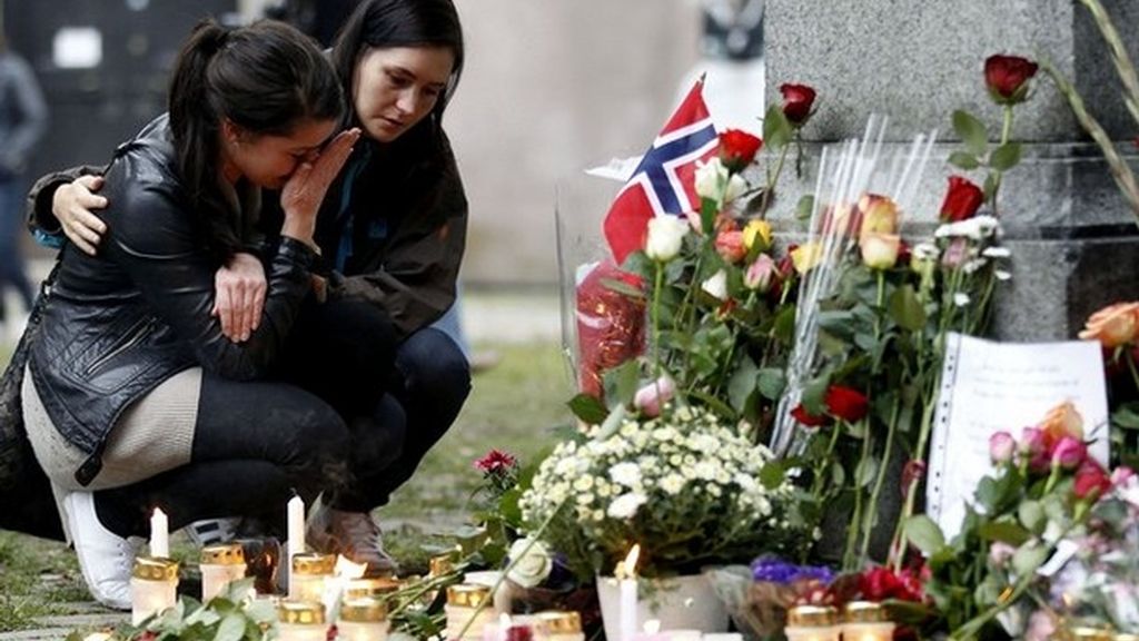 Oslo llora a las víctimas en los atentados