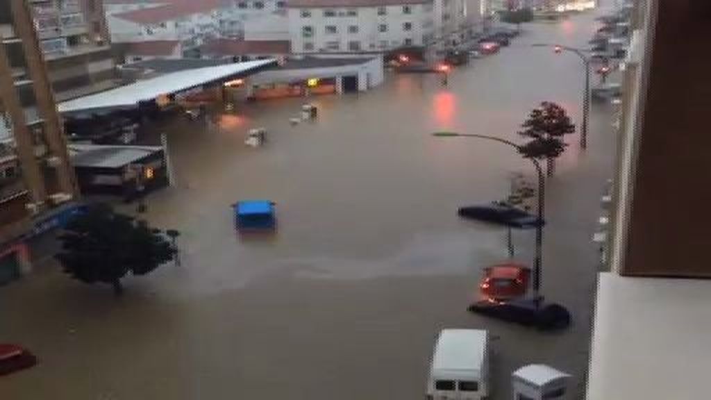 Los autobuses apenas pueden circular por el centro de Málaga por las inundaciones