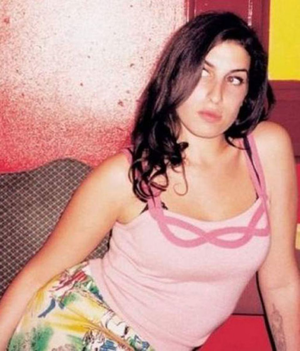 LA CANTANTE AMY WINEHOUSE EN EL AÑO 1990