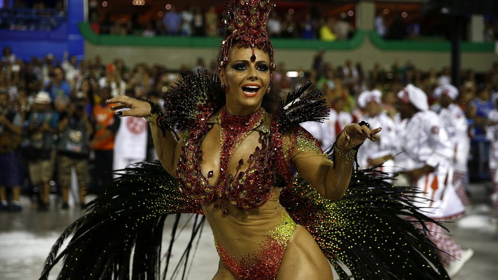 Río celebra el carnaval más famoso