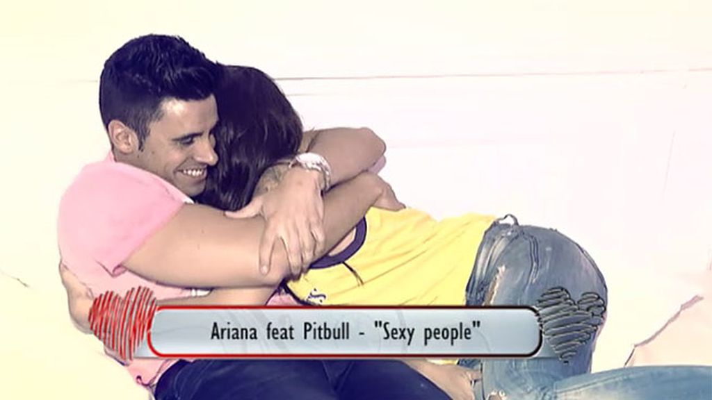 Noel se pone nervioso con la presencia de María