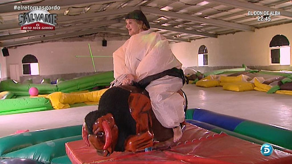 Carmen Bazán y Melu disfrutan del agua (y de las peleas)