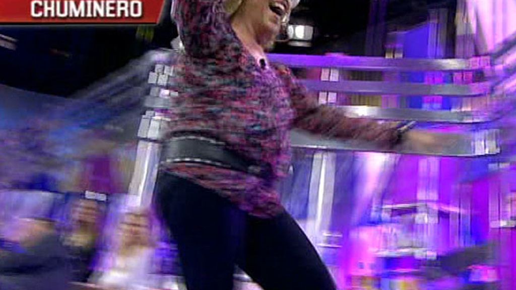 Lydia Lozano zanja polémicas con su baile 'chuminero'