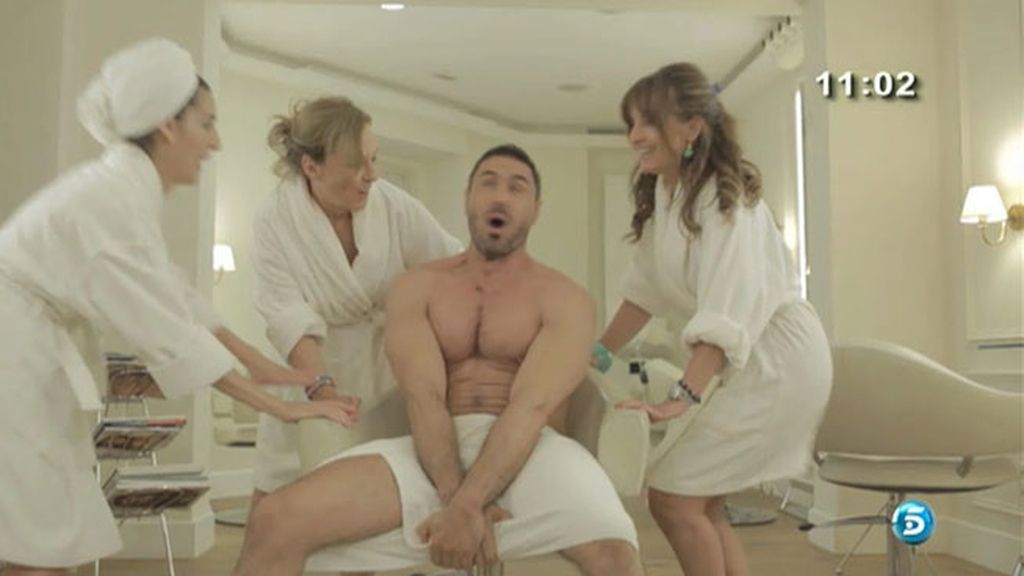 Paloma Barrientos, Marisa Martín Blázquez, Beatriz Cortázar, Paloma García Pelayo y Miguel Ángel Nicolas, cotilleos en la peluquería