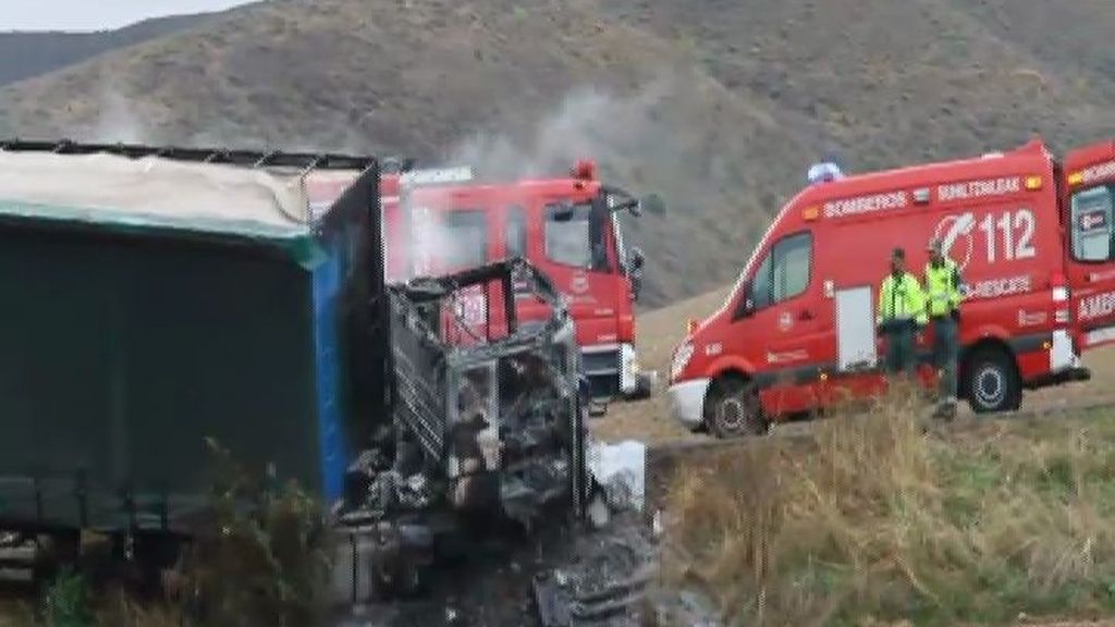 Fallecen tres miembros de una familia en un accidente de tráfico en Navarra